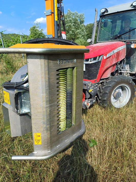 Vor den letzten Handarbeitsschritte am Rebstock - Der Entlauber